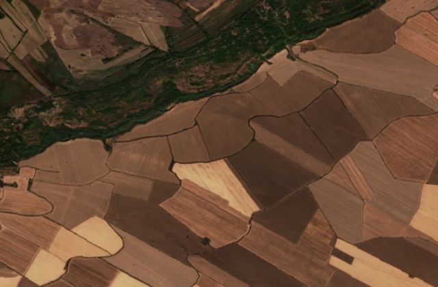 Satellite view near Lom