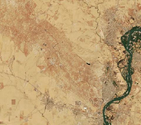 Satellite view near Al Qayyārah, Iraq