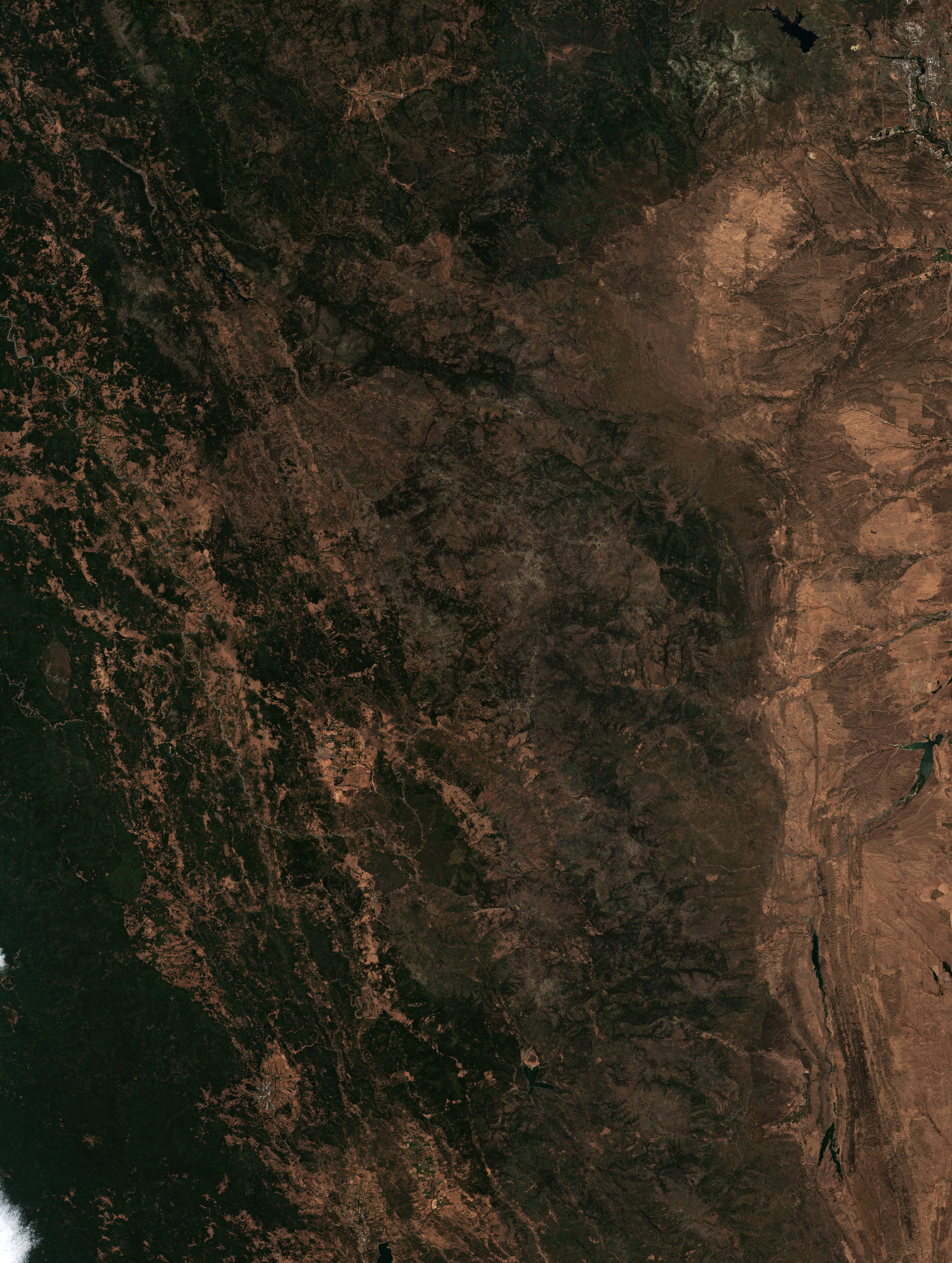 Satellite view in Northern California (August Complex), United States